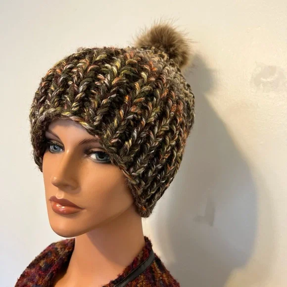Chunky Knit Multicolor Beanie with Pom Pom display picture 1